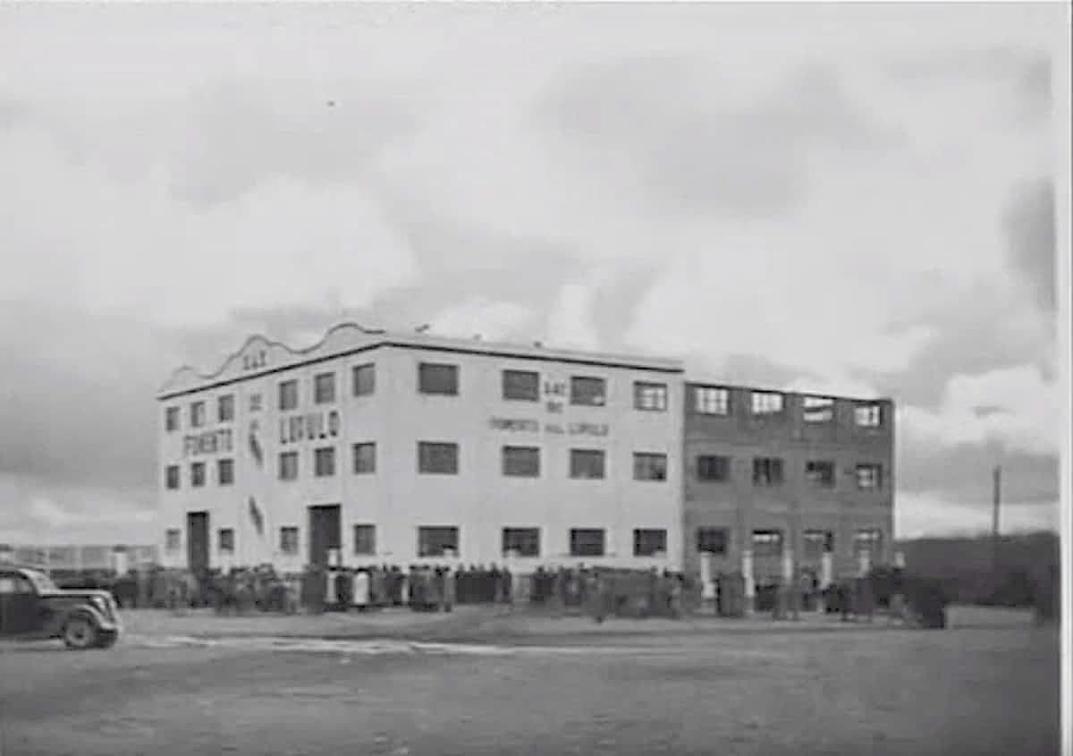 Opening of the Hop Development Society building in León in 1945, a landmark moment in the early development of hop growing in the region
